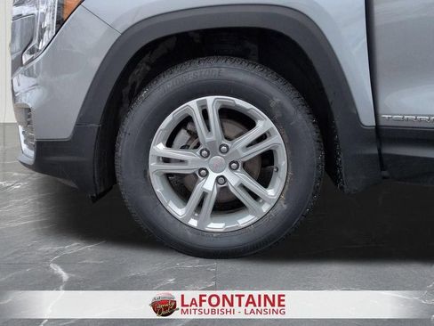 Used 2024 GMC Terrain SLE w/ Driver Convenience Package AWD/4WD image 32
