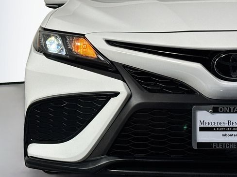 Used 2024 Toyota Camry SE image 13