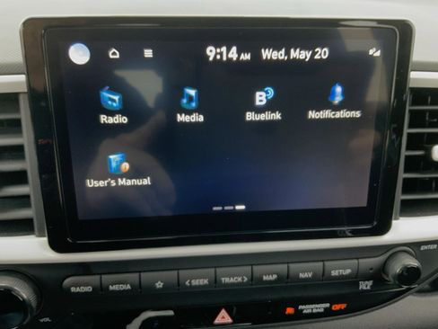 Used 2024 Hyundai Venue Limited FWD image 37