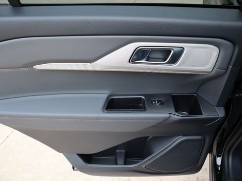 New 2025 Ford Explorer Active w/ Active Comfort Package image 19