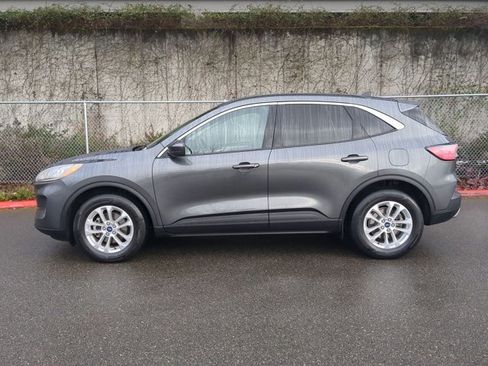 Used 2020 Ford Escape SE image 9