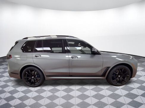 Used 2026 BMW X7 xDrive40i w/ M Sport Package image 8