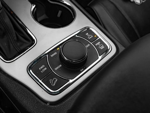 Used 2018 Jeep Grand Cherokee High Altitude image 21