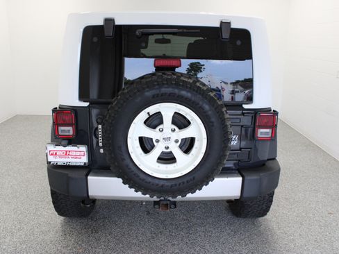 Used 2017 Jeep Wrangler Unlimited Sahara w/ Quick Order Package 24E Chief AWD/4WD image 8