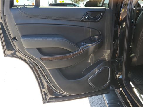 Used 2019 Chevrolet Tahoe LT w/ Luxury Package image 11