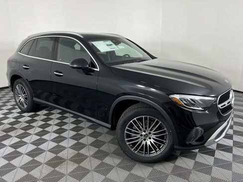 Used 2026 Mercedes-Benz GLC 300 4MATIC image 2