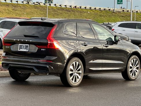 Used 2025 Volvo XC60 B5 Plus image 3
