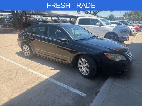 Used 2013 Chrysler 200 Touring FWD image 7
