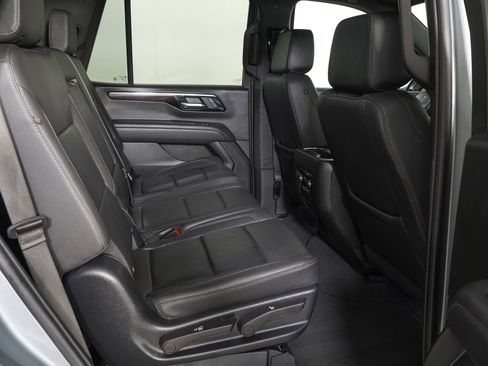 Used 2025 Chevrolet Tahoe Z71 AWD/4WD image 9