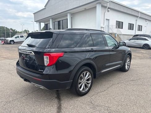 Used 2023 Ford Explorer XLT w/ Equipment Group 202A AWD/4WD image 7