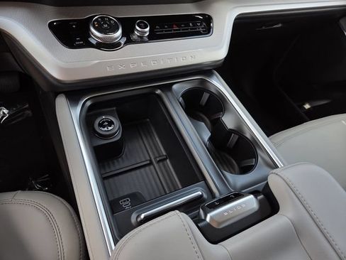 New 2027 Ford Expedition Active RWD image 9