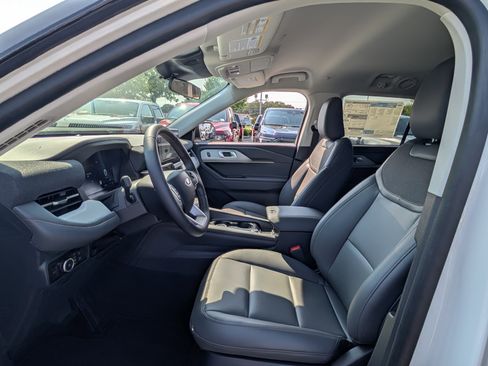 New 2025 Ford Explorer Active w/ Active Comfort Package image 13