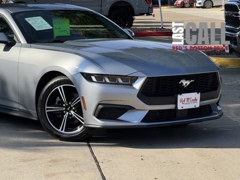 Used 2024 Ford Mustang Premium image 2