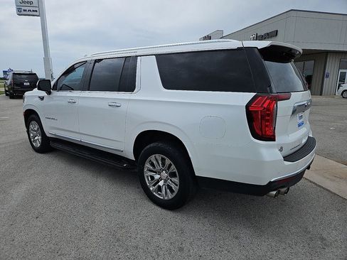 Used 2021 GMC Yukon XL Denali AWD/4WD image 4