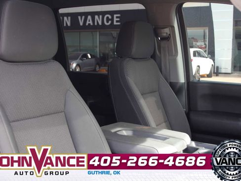 Used 2025 Chevrolet Silverado 2500 Custom image 18