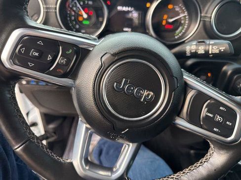 Used 2023 Jeep Wrangler Unlimited Sahara w/ Cold Weather Group AWD/4WD image 20
