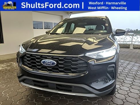 Used 2025 Ford Escape ST-Line w/ Cold Weather Package image 1