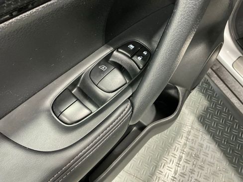 Used 2020 Nissan Rogue SL FWD image 33