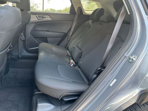 Used 2025 Kia Sportage LX image 21