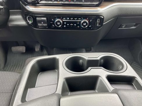 Used 2024 Chevrolet Silverado 1500 RST AWD/4WD image 16