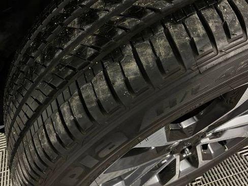 Used 2025 Jeep Grand Cherokee Overland w/ Adv Protech Group III image 38