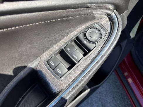 Used 2018 Chevrolet Malibu LT w/ Leather Package FWD image 21