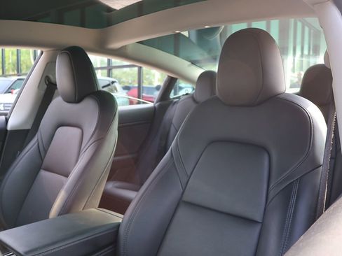 Used 2023 Tesla Model 3 Standard Range RWD image 31