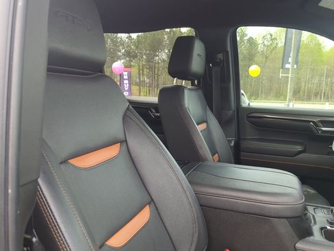 Used 2023 GMC Sierra 1500 AT4 w/ Technology Package image 27