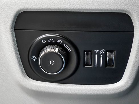Used 2023 Jeep Grand Cherokee L Summit w/ Advanced Protech Group IV AWD/4WD image 44