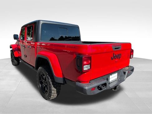 Used 2022 Jeep Gladiator Sport AWD/4WD image 3