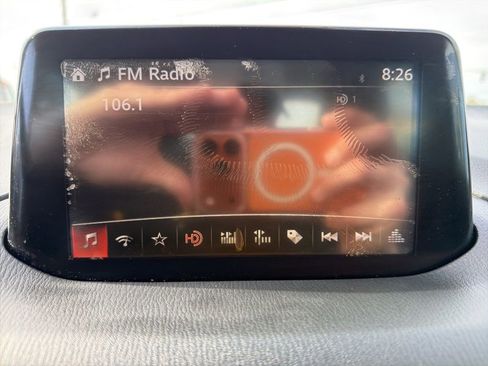 Used 2018 MAZDA MAZDA3 Touring image 31