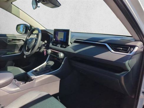 Used 2025 Toyota RAV4 LE image 27