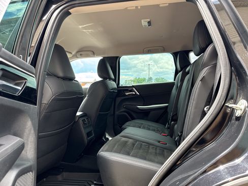 Used 2022 Mitsubishi Outlander SE AWD/4WD image 10