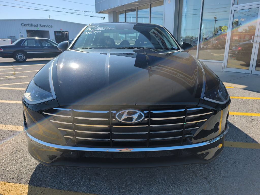 Used 2021 Hyundai Sonata SE FWD image 2