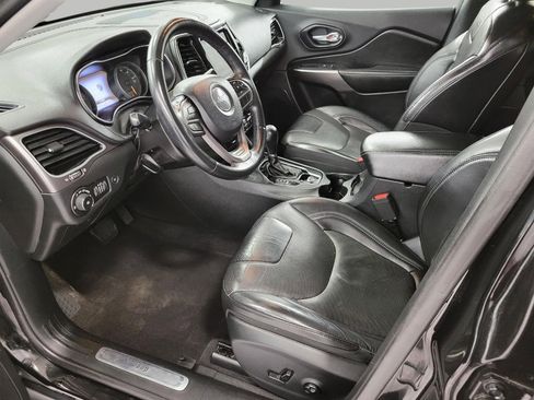 Used 2019 Jeep Cherokee Limited image 9