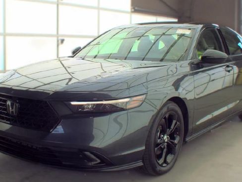 Used 2025 Honda Accord SE image 1