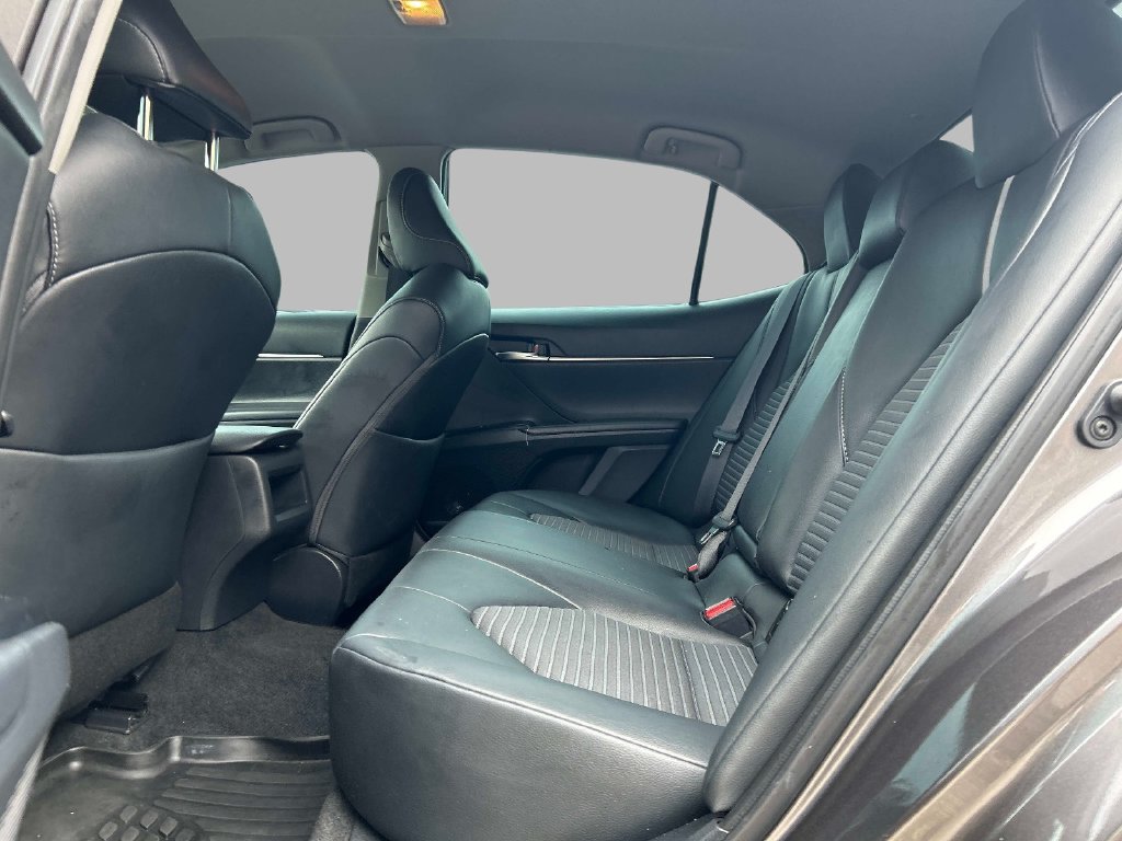 Used 2019 Toyota Camry SE FWD image 14