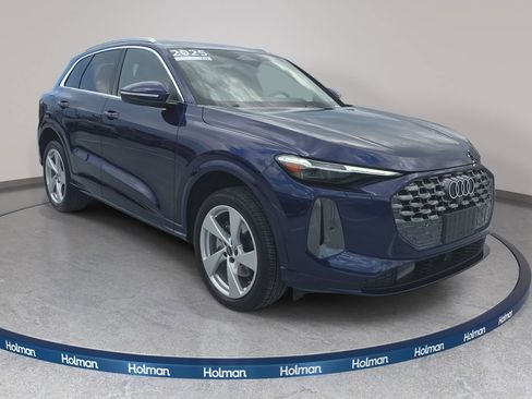 Certified 2025 Audi Q5 Premium Plus w/ Premium Plus AWD/4WD image 3