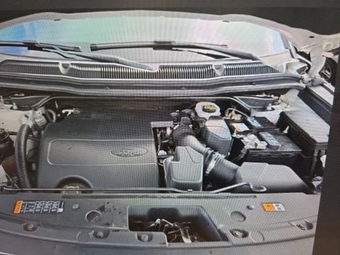 Used 2017 Ford Explorer Limited w/ Equipment Group 301A AWD/4WD image 5