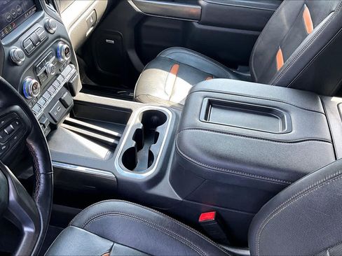 Used 2021 GMC Sierra 1500 AT4 w/ AT4 Preferred Package AWD/4WD image 17