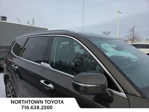 Used 2021 Kia Telluride S image 3