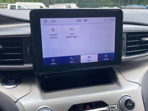 Used 2023 Ford Explorer XLT w/ Equipment Group 202A AWD/4WD image 29