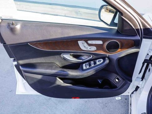 Used 2019 Mercedes-Benz C 300 Sedan image 25
