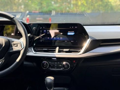 Used 2025 Chevrolet Trax ACTIV w/ Sunroof Package FWD image 24