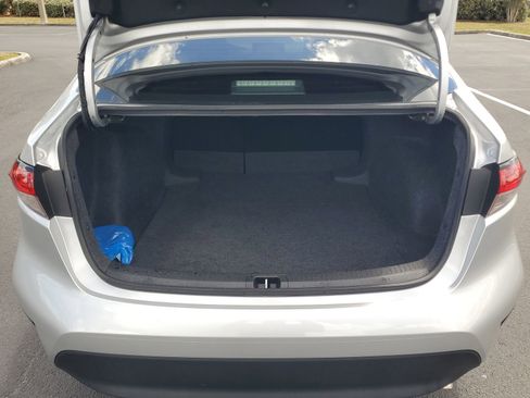 Used 2025 Toyota Corolla LE FWD image 8