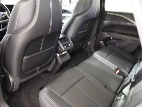 Used 2024 Cadillac Lyriq Luxury image 26