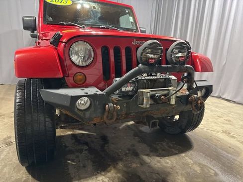 Used 2013 Jeep Wrangler Unlimited Sahara AWD/4WD image 4