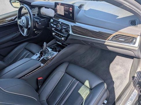 Certified 2022 BMW M550i xDrive AWD/4WD image 23