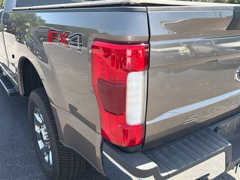 Used 2018 Ford F250 Lariat w/ Lariat Ultimate Package AWD/4WD image 27