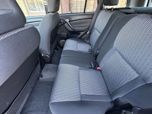 Used 2004 Toyota RAV4 4WD image 6
